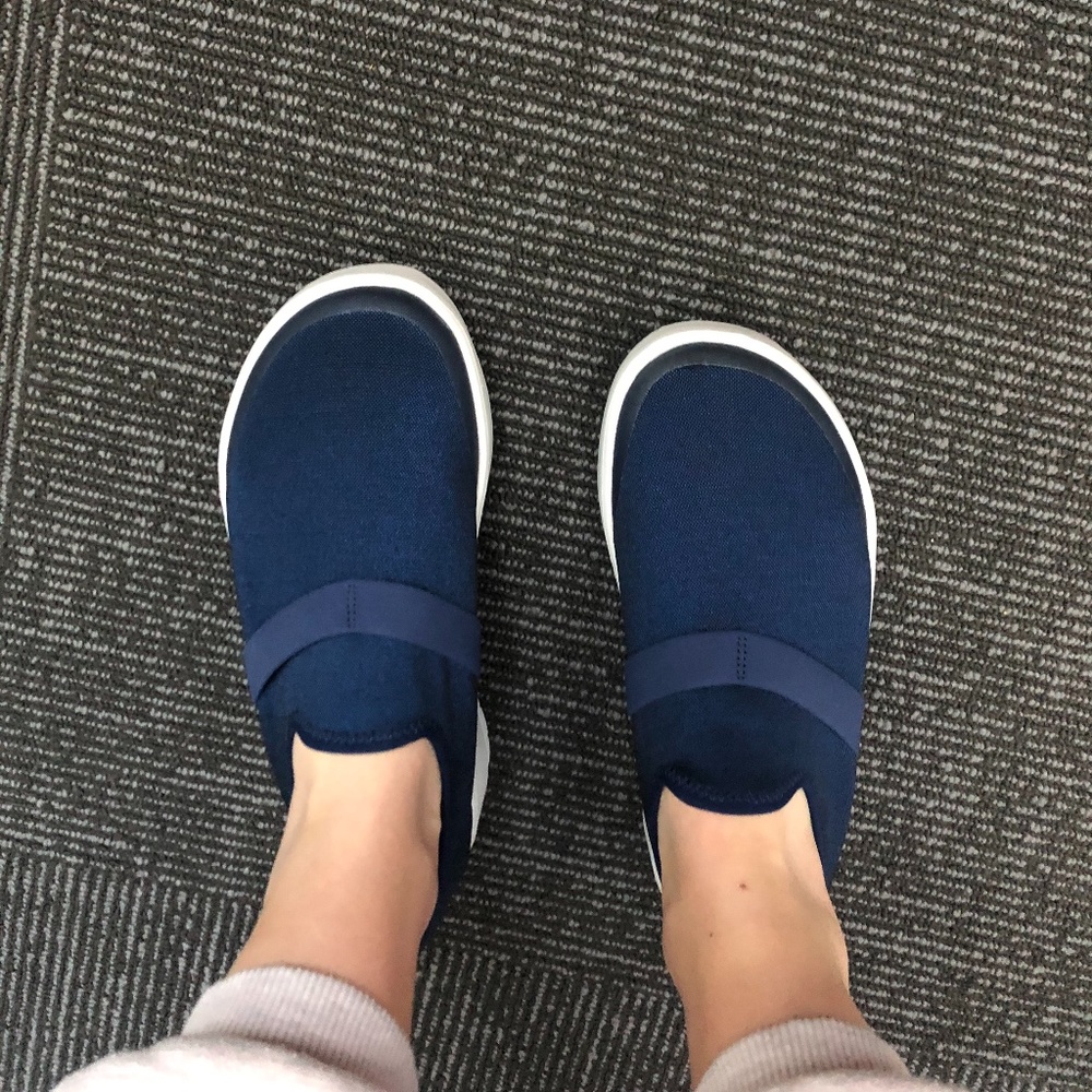 COPY - WOMEN'S OOMG LOW SHOE - WHITE & NAVY